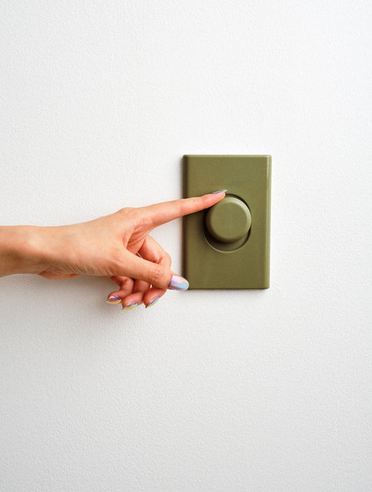 Switch T-1 toggle switch cover in Olea, installed, view 2